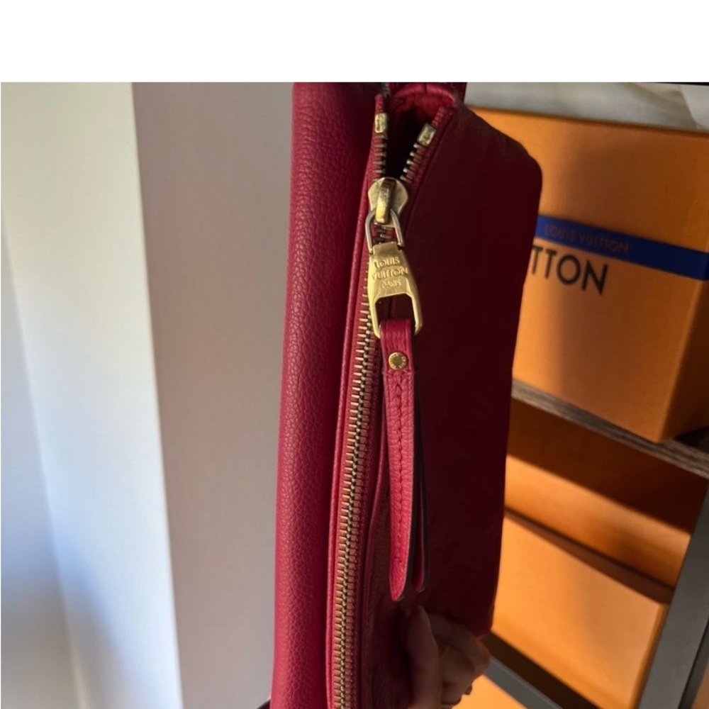 Louis crossbody authentic - Picture 6 of 15